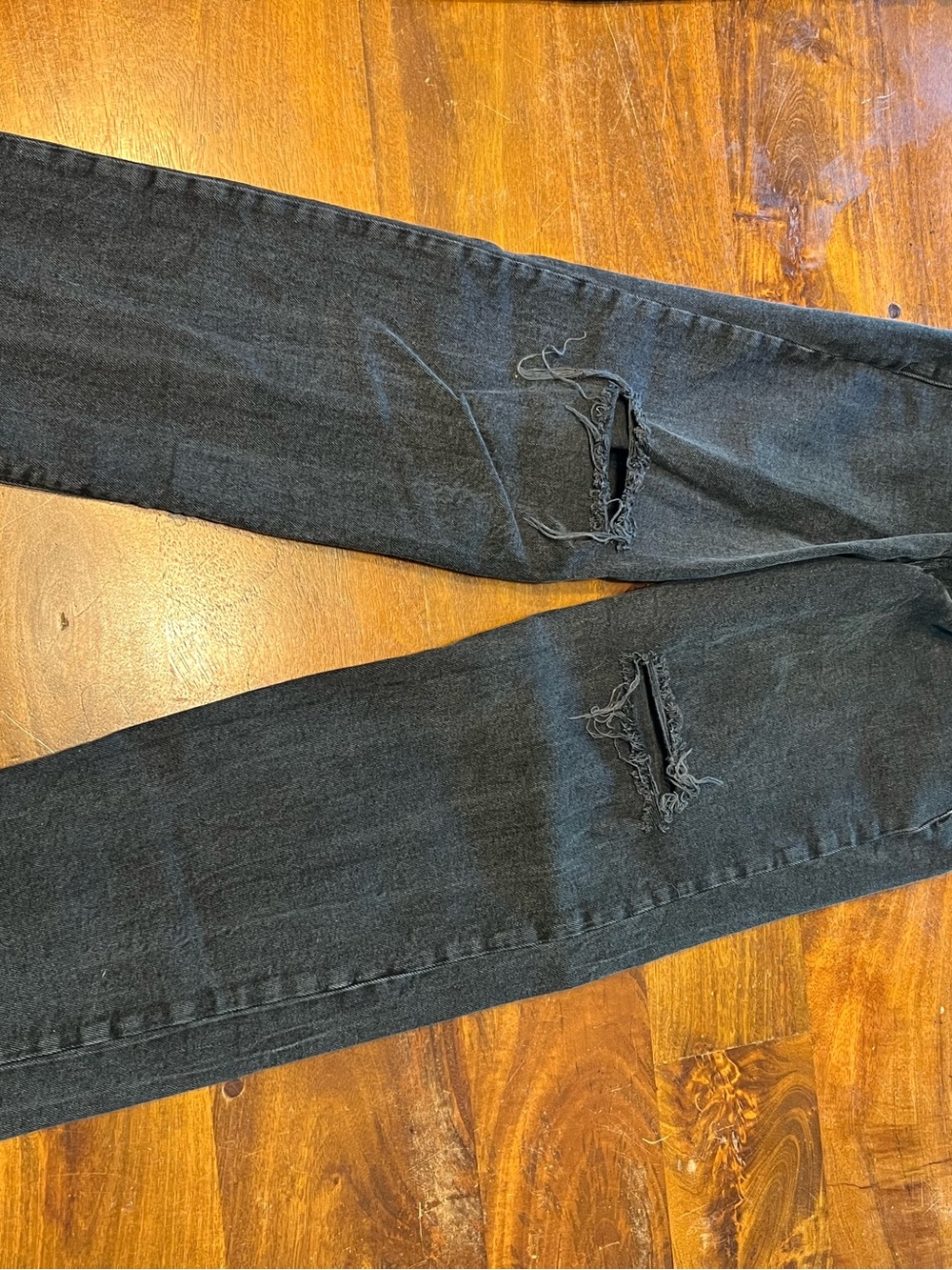 Black Distressed Women’s Jeans
